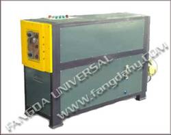 Waste tyre recycling machine