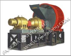 Waste tyre recycling machine